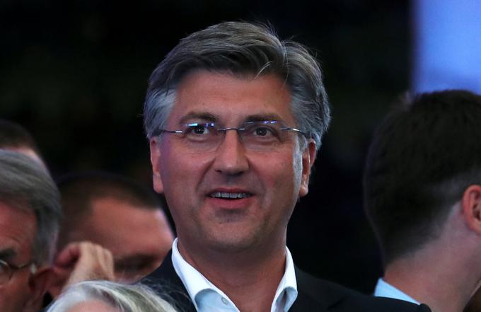 Premier Plenković je v poznih večernih urah komentiral zmago. | Foto: Reuters