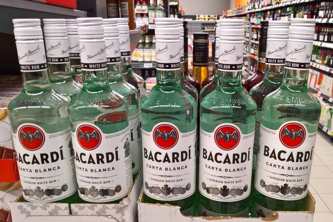 Na Kubi ustanovljen Bacardi je najprej postal znan po svojem belem rumu. Podjetje ima zdaj v lasti več kot 200 znamk alkoholnih pijač. | Foto: Guliverimage