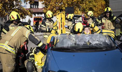 V ustanovi za ostarele izbruhnili štirje požari hkrati. Za gasilci eno najzahtevnejših reševanj.