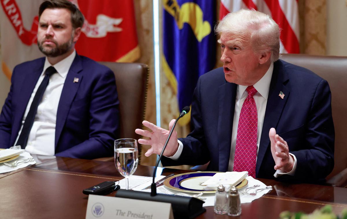 JD Vance, Donald Trump | Ameriški predsednik Donald Trump je izjavil, da se ameriški predstavniki srečanja G20 sploh ne bodo udeležili, čeprav naj bi po prvotnih načrtih tja odpotoval JD Vance, poroča francoska tiskovna agencija AFP. | Foto Reuters