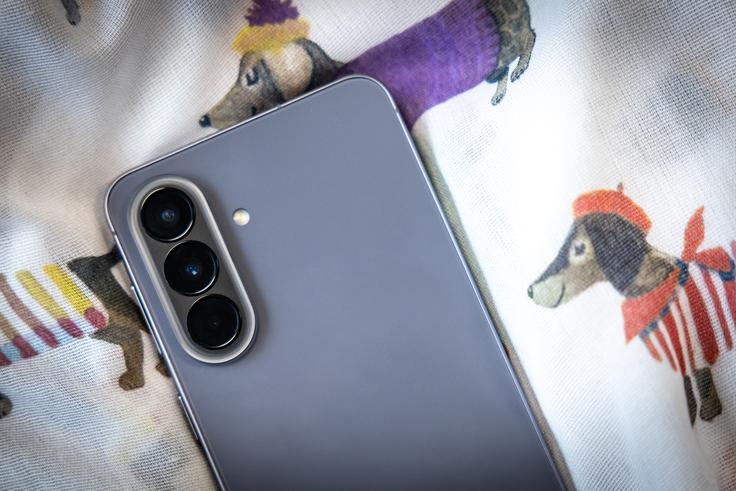 Kamere na zadnji strani pametnega telefona Samsung Galaxy A57 5G | Foto: Gaja Hanuna