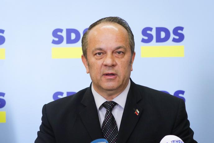 Romana Tomc o napovedani izključitvi Grimsa: Obžalujem