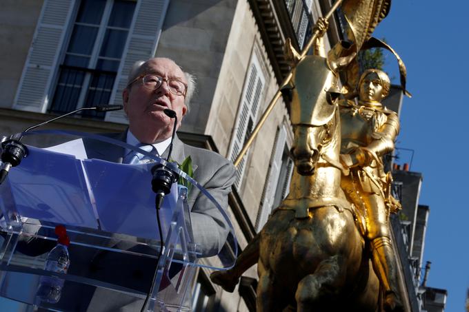 Leta 2002 se je skrajni desničar Jean-Marie Le Pen uvrstil v drugi krog predsedniških volitev v Franciji. | Foto: Reuters