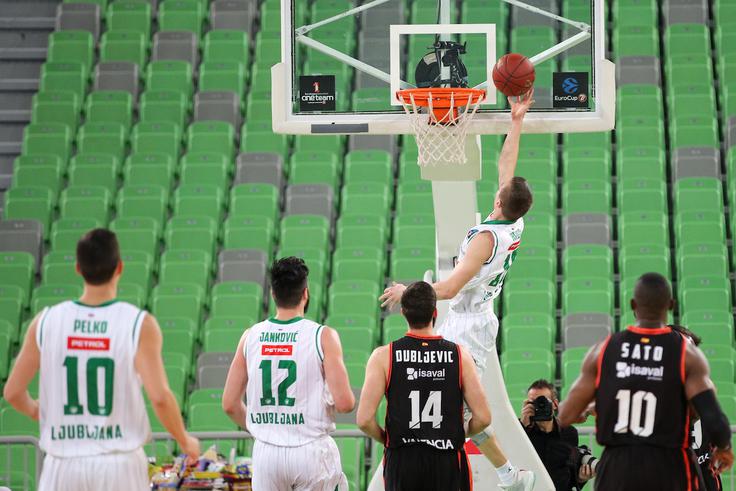 Gregor Hrovat je bil z 18 točkami prvi strelec Olimpije. | Foto: Sportida