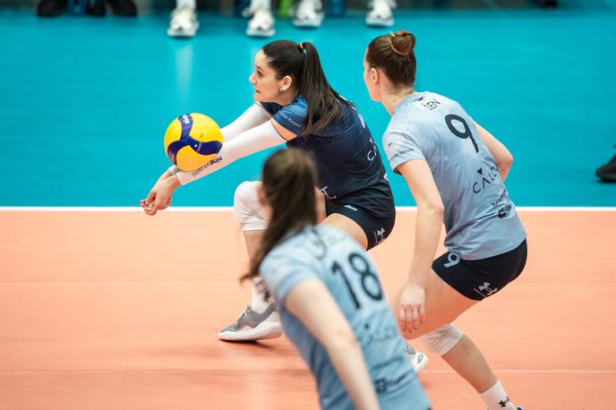 Odbojkarski pokal Slovenije, Calcit Volley - Nova KBM Branik | Kamničanke gostijo Novogoričanke. | Foto Jure Banfi