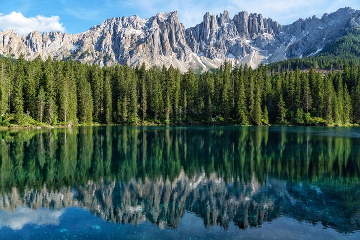 Jezero Carezza. | 18 mm, f/9, ISO-100, 1/100 sekunde | Foto: Peter Susič
