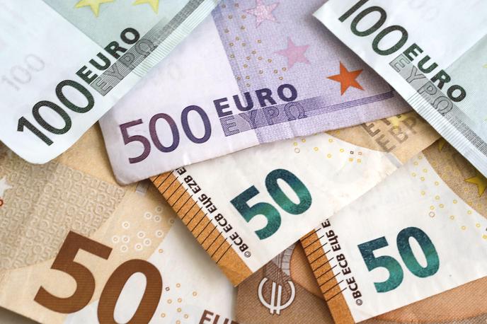 bankovci, evri | Foto Guliverimage