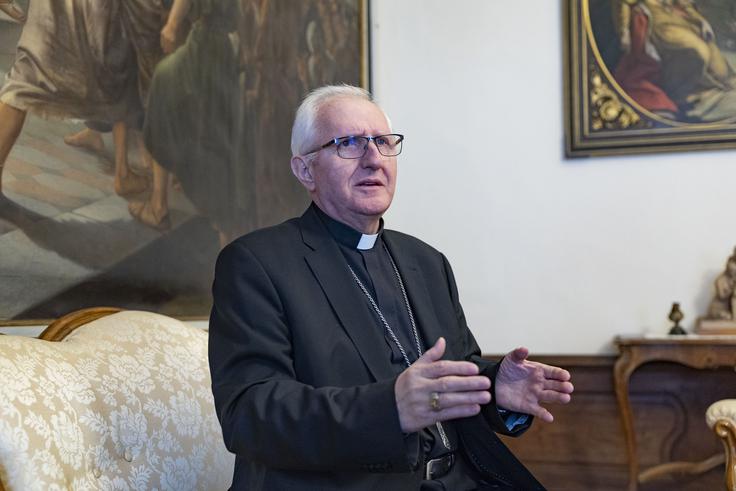 "Cerkev določeno premoženje potrebuje, da vzdržuje vso to lepoto, ki ji je zaupana." | Foto: Ana Kovač