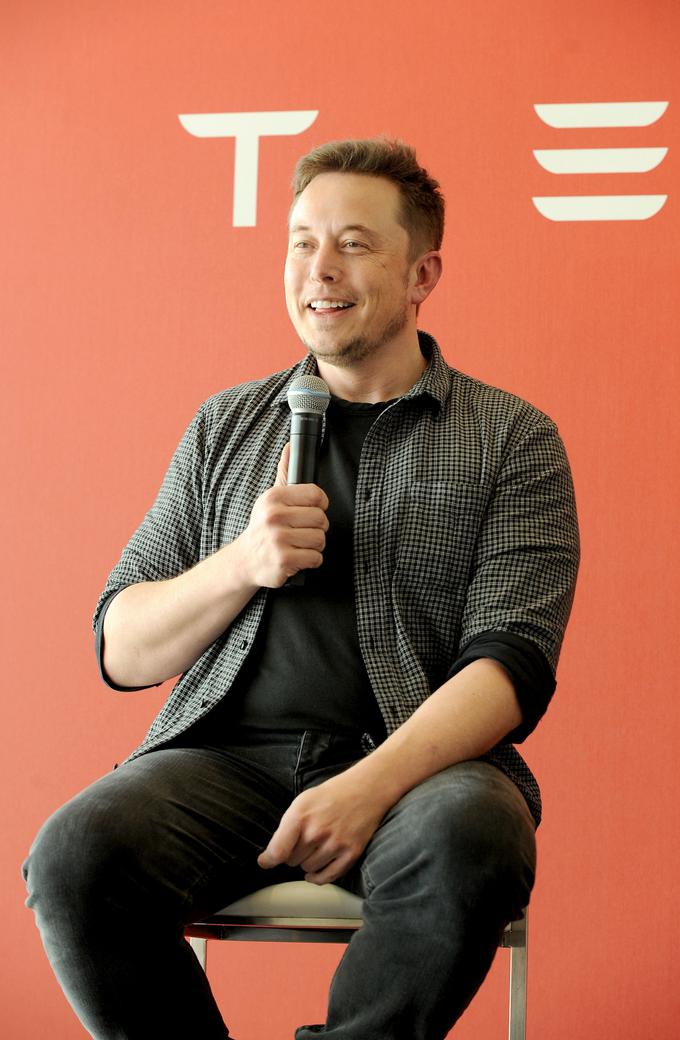 Zaradi Muskove karizme, navdušenja in gledanja v prihodnost je imela Tesla vselej zelo zveste privržence. | Foto: Reuters