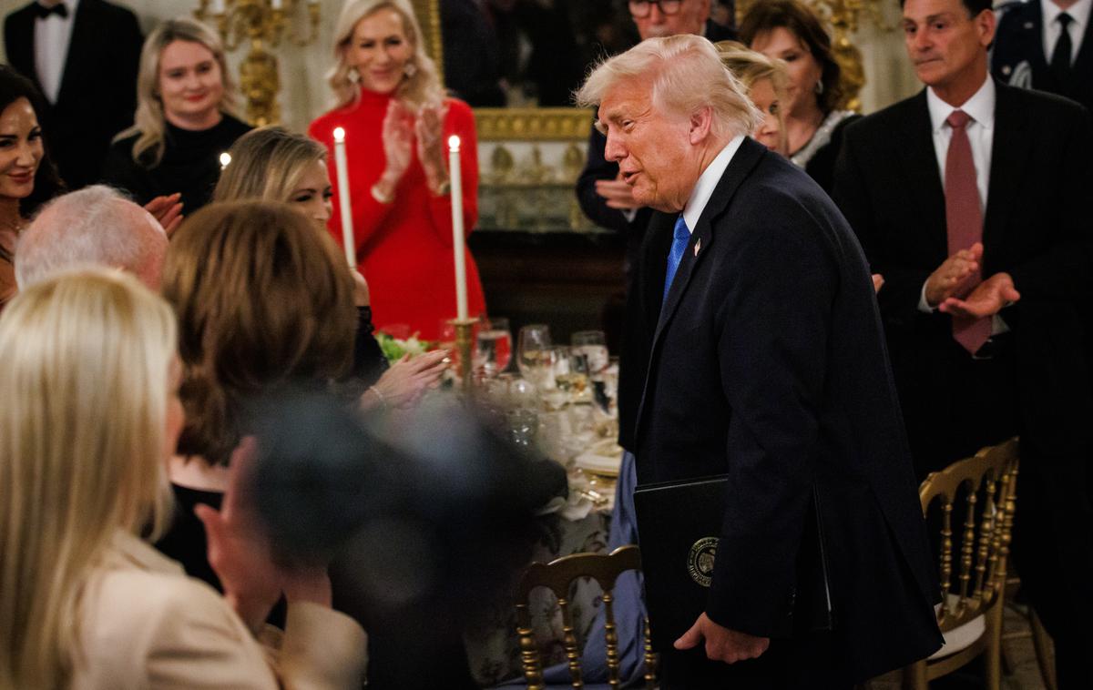 Trump večerja | Novinarji in demokratski kongresniki zahtevajo objavo seznama udeležencev večerje, vendar pa je tiskovna predstavnica Bele hiše Karoline Leavitt dejala, da Washington s tem nima nič. | Foto Guliverimage
