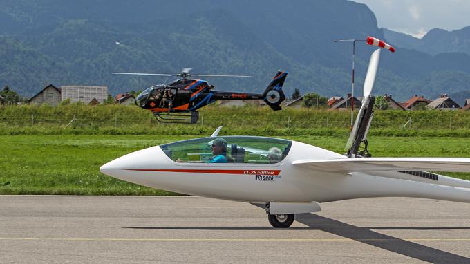Tekmuje 28 jadralnih letalcev iz Slovenije in tujine. | Foto: Drago Cvetanovič