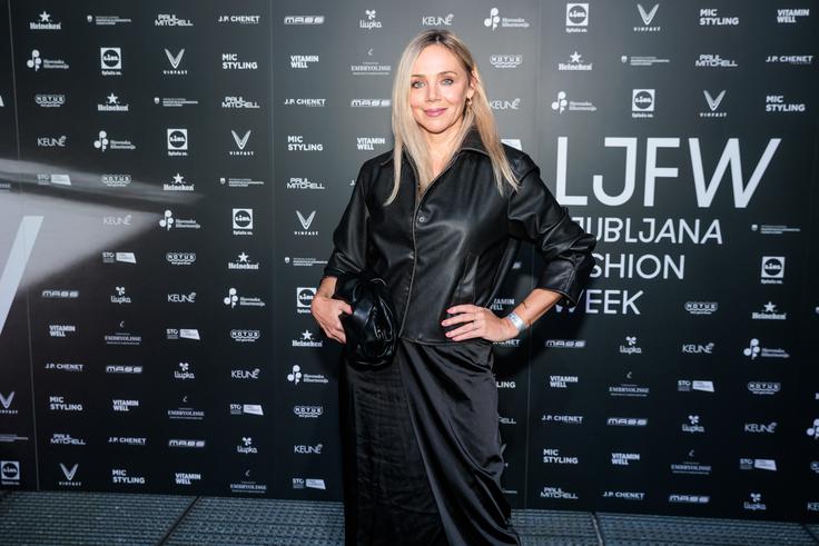 Katarina Čas v elegantnem črnem stajlingu, ki je očaral že na prvi pogled. | Foto: Sandi Fišer