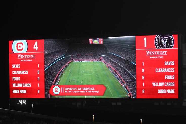 Na stadionu Soldier Field v "vetrovnem mestu" je padel rekord, kar se tiče obiskanosti tekem Chicago Fire, nato pa je izostal nastop najbolj zvenečega imena v vrstah tekmecev. | Foto: Reuters