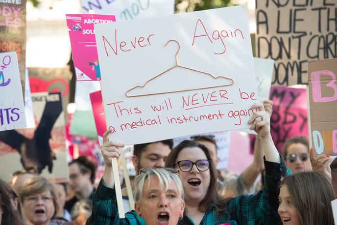 Protesti, splav, ženske, pravice | Protesti zaradi preobrnitve razsodbe Roe proti Wade, ki je omogočala legalno umetno prekinitev nosečnosti v ZDA. | Foto Guliverimage
