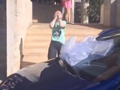 Maturanti razredničarki za slovo podarili avtomobil