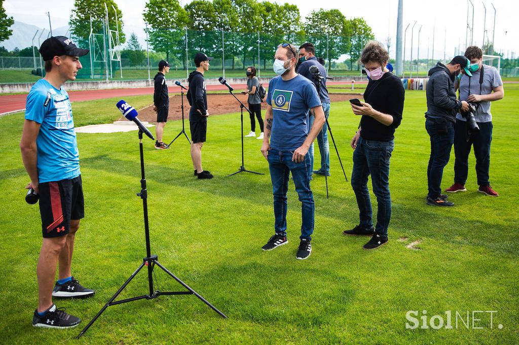 Slovenski skakalci trening Kranj