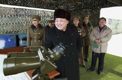 Severna Koreja izstrelila rakete in zagrozila z napadi brez milosti