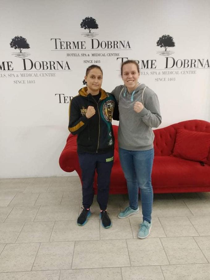 Na pripravah pri Emi je tudi 19-letna nemška borka Jessica Schadko, ki se bo 18. aprila v Donauwörthu borila v glavni borbi večera. Boksarski dogodek namreč organizira njen klub CPI ter njen menedžer in agent Florian Catuna.  | Foto: Osebni arhiv Eme Kozin