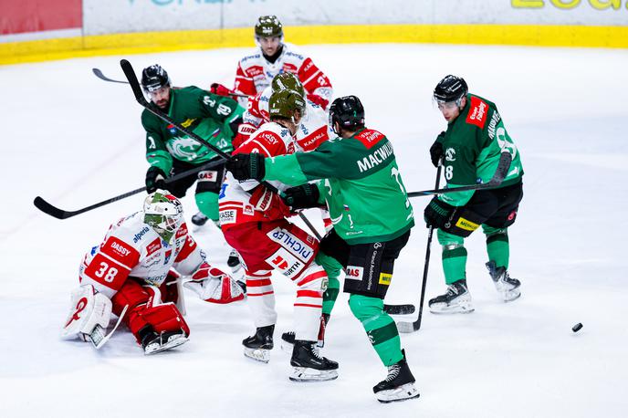 IceHL: Olimpija - Bolzano | Olimpija je na zadnji domači tekmi rednega dela premagala Bolzano. | Foto Aleš Fevžer