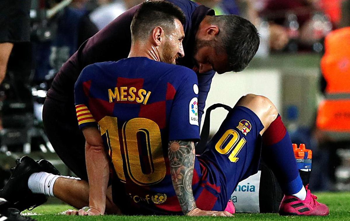 Lionel Messi | Strelec 51 golov za Barcelono v prejšnji sezoni Lionel Messi bo spet nekaj časa na stranskem tiru. | Foto Reuters