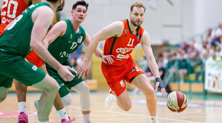 Cedevita Olimpija do zmage na derbiju, v četrtfinalu z Dubajem