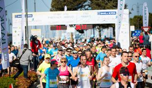 Kar štiri tisoč tekačev iz 22 držav na Istrskem maratonu preverja svojo formo