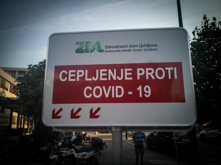 Ministrstvo za obrambo poziva slovenske vojake, ki se še niso cepili, naj to storijo. | Foto: Gaja Hanuna