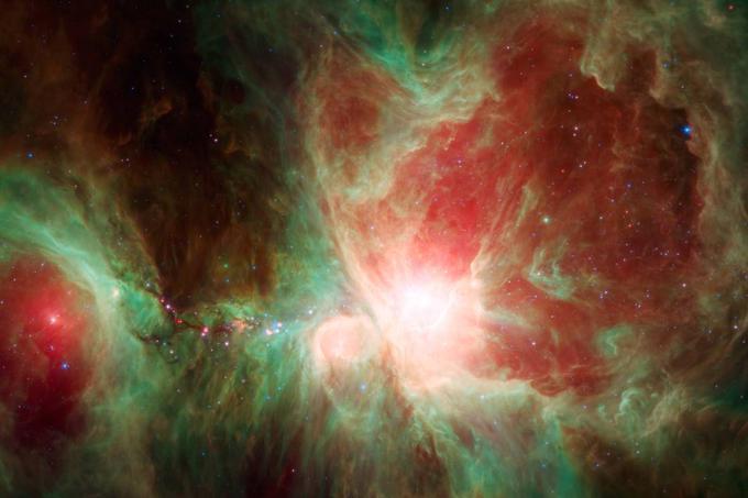 Iskanje infrardeče svetlobe je ključno za prepoznavanje hladnejših vesoljskih teles, ki so ali res zelo oddaljena (najstarejše galaksije) ali jih ogreva drugo vesoljsko telo (planeti v bližini zvezd) ali pa pogled nanje zastirajo meglice oziroma vesoljski prah. To je fotografija meglice Orion, ki jo je v infrardeči svetlobi posnel vesoljski teleskop Spitzer. | Foto: Reuters