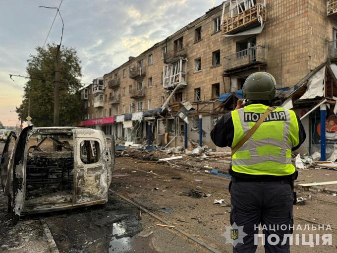 Iz mesta poročajo o izpadu oskrbe z elektriko in vodo.  | Foto: Reuters