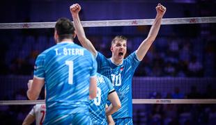 Pomlajeni Slovenci prek olimpijskih prvakov v polfinale!