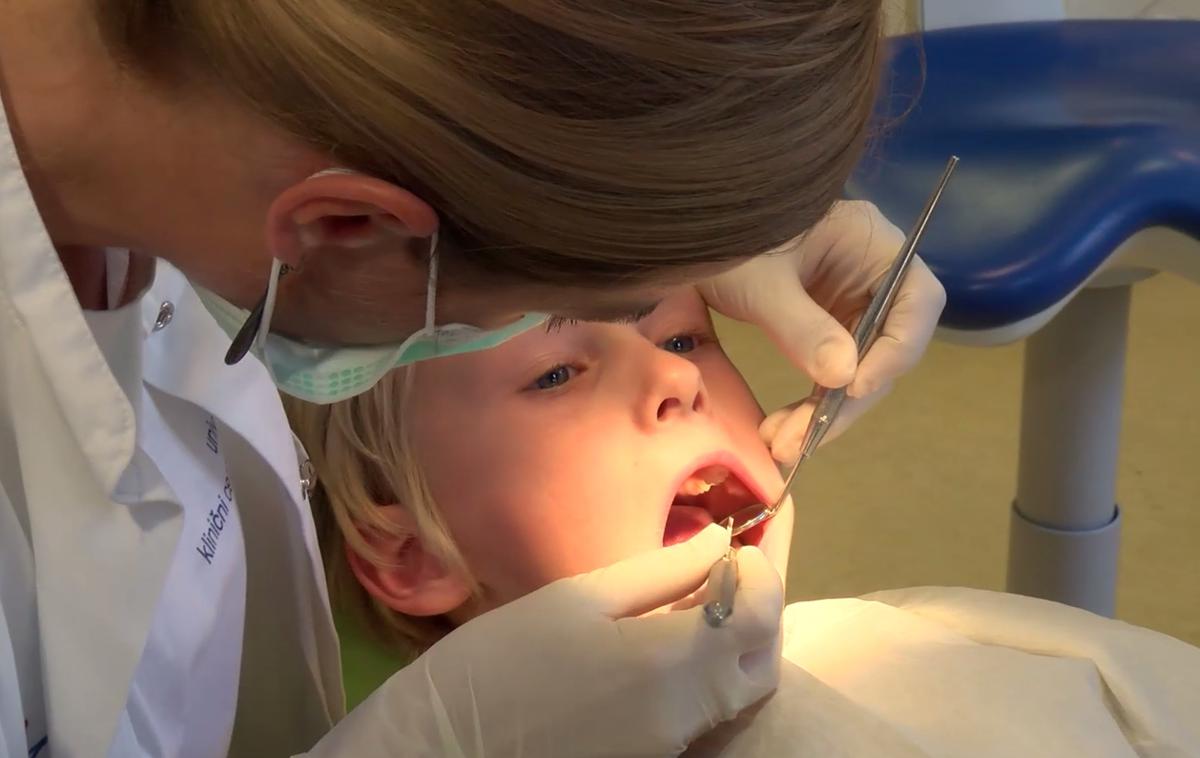 pregled zobozdravnik ambulanta | Po oceni ortodontov je v Sloveniji okoli 90 odstotkov otrok upravičenih do ortodontske obravnave iz obveznega zdravstvenega zavarovanja.