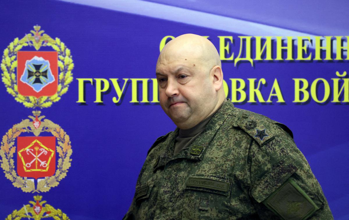 Sergej Surovikin | Leta 2004 je eden od polkovnikov v prisotnosti Surovikina zaradi njegovega kritiziranja naredil samomor, vendar preiskava ni odkrila nikakršne Surovikinove odgovornosti za dogodek. | Foto Reuters