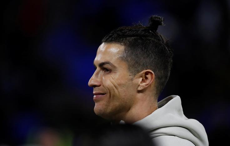 Tudi Cristiano Ronaldo je odštel milijon. | Foto: Reuters