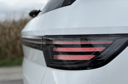 Neupravičeno v senci? Ljudje gledali kitajca, mi pa vzeli evropsko klasiko.