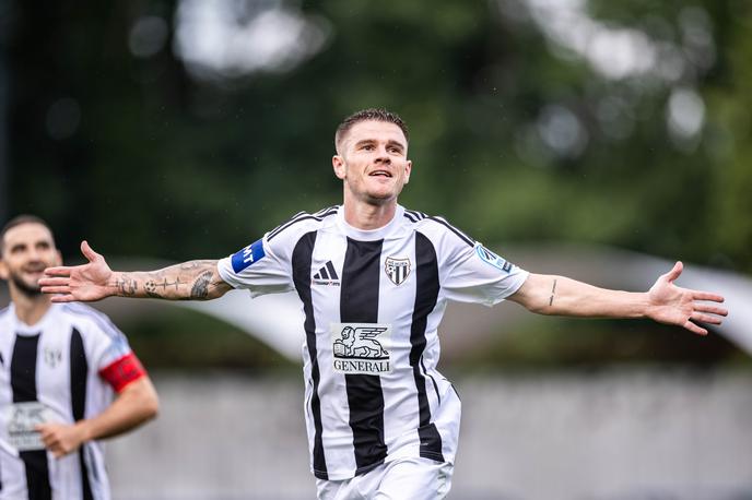 NŠ Mura : NK Domžale, Luka Bobičanec | Povratnik v Murinem dresu Luka Bobičanec je načel mrežo Domžal za prvo zmago črno-belih v sezoni. | Foto Jure Banfi