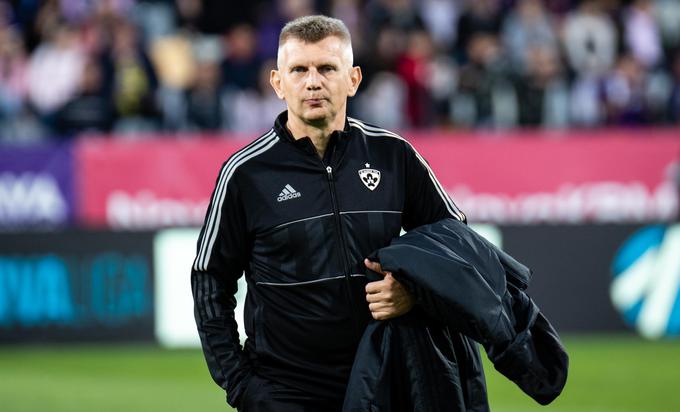 Radovan Karanović lahko postane prvi strateg po Darku Milaniču, ki bi Maribor popeljal do naslova prvaka. | Foto: Blaž Weindorfer/Sportida