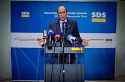 Janša po glasovanju na seji sveta SDS ostaja na čelu stranke