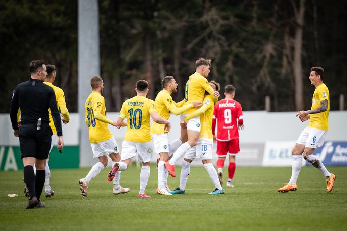 Veselje Ljubljančanov po zadetku Gašperja Trdina, njegovega strelskega prvenca v 1. SNL. | Foto: Blaž Weindorfer/Sportida