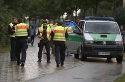 Streljanje v Münchnu: devet mrtvih, med njimi morda napadalec #foto #video