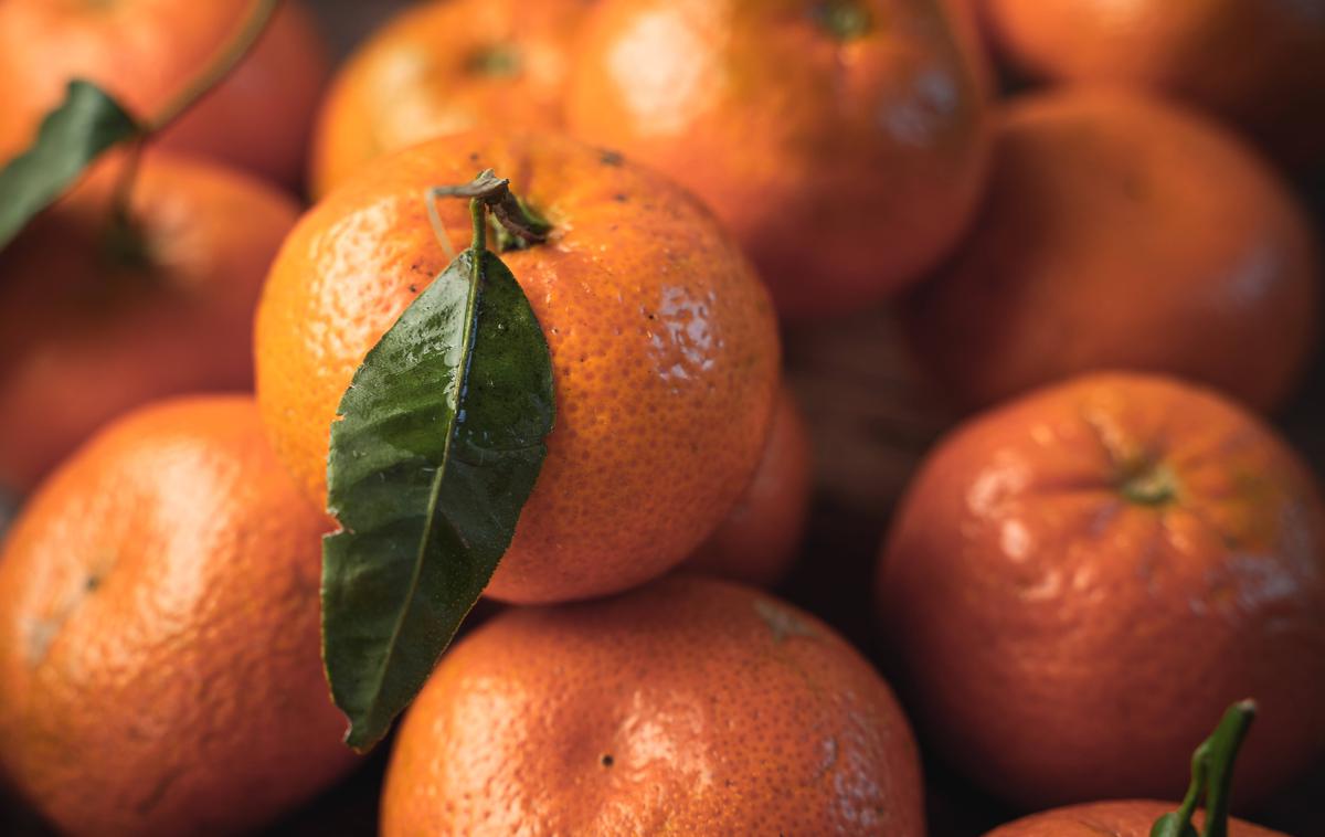 Mandarine | Evropska komisija je prek sistema za hitro obveščanje za hrano in krmo (RASFF) obvestila, da je bilo v vzorcih mandarin iz 18. oktobra 0,044 miligrama klorpirifosa na kilogram tega sadja, ter je odredila njegovo uničenje. | Foto Guliverimage