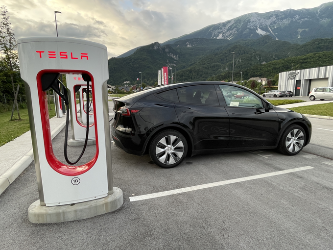 Tesla model Y je kot prvi električni avtomobil postal najbolje prodajani avtomobil v Evropi.  | Foto: Gregor Pavšič