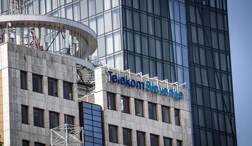 Telekom Slovenije v polletju močno izboljšal dobiček