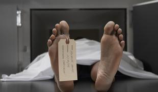 Sedem nenavadnih stvari, ki se dogajajo s telesom po smrti