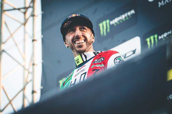 Cairoli se vrača na motor in na dirke
