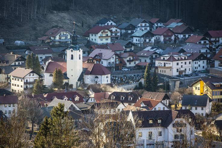 Vsako leto Luče obišče veliko turistov in očitno jih bo iz leta v leto več, saj je kraj vedno bolj zavezan trajnostni naravnanosti, kar ljudje zelo cenijo in iščejo.  | Foto: Bojan Puhek