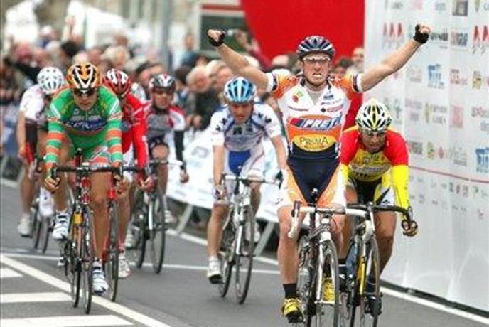 Mattia Gavazzi suspendiran