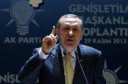 Turški premier tujim veleposlanikom zagrozil z izgonom