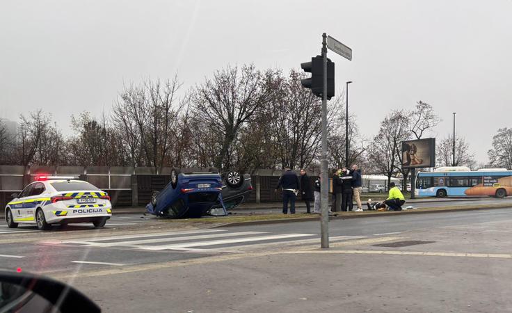 prometna nesreča, Ljubljana, avtomobil, policija | Foto: X/@EdvardKadic