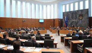 DZ o poročilu varuhinje človekovih pravic