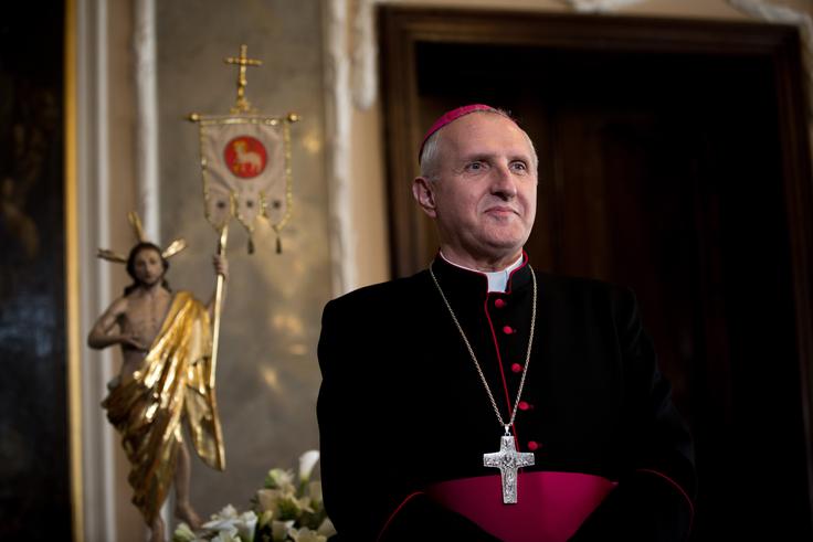 "Poudarjamo, da bi morale biti slovenske žrtve pokopane na Teharjah, se pravi bliže krajem, kjer so bili ti naši rojaki v veliki večini doma in kjer so bili pomorjeni," poudarjajo v komisiji, ki jo vodi nadškof Stanislav Zore. | Foto: Klemen Korenjak